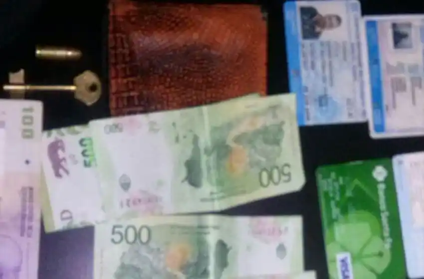 Dos detenidos por robar una aseguradora a punta de pistola