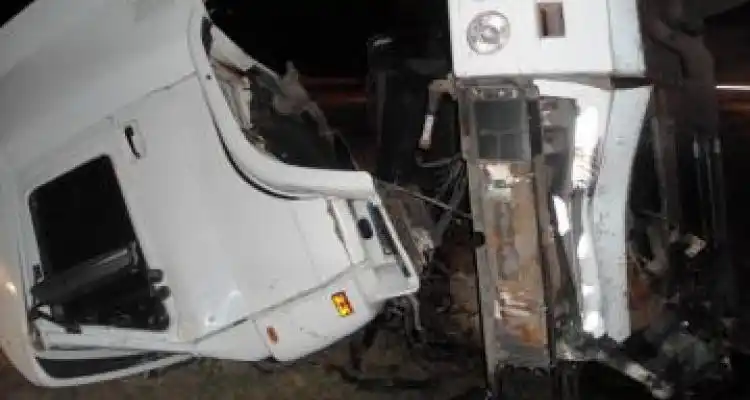 Choque en cadena, seis vehículos involucrados