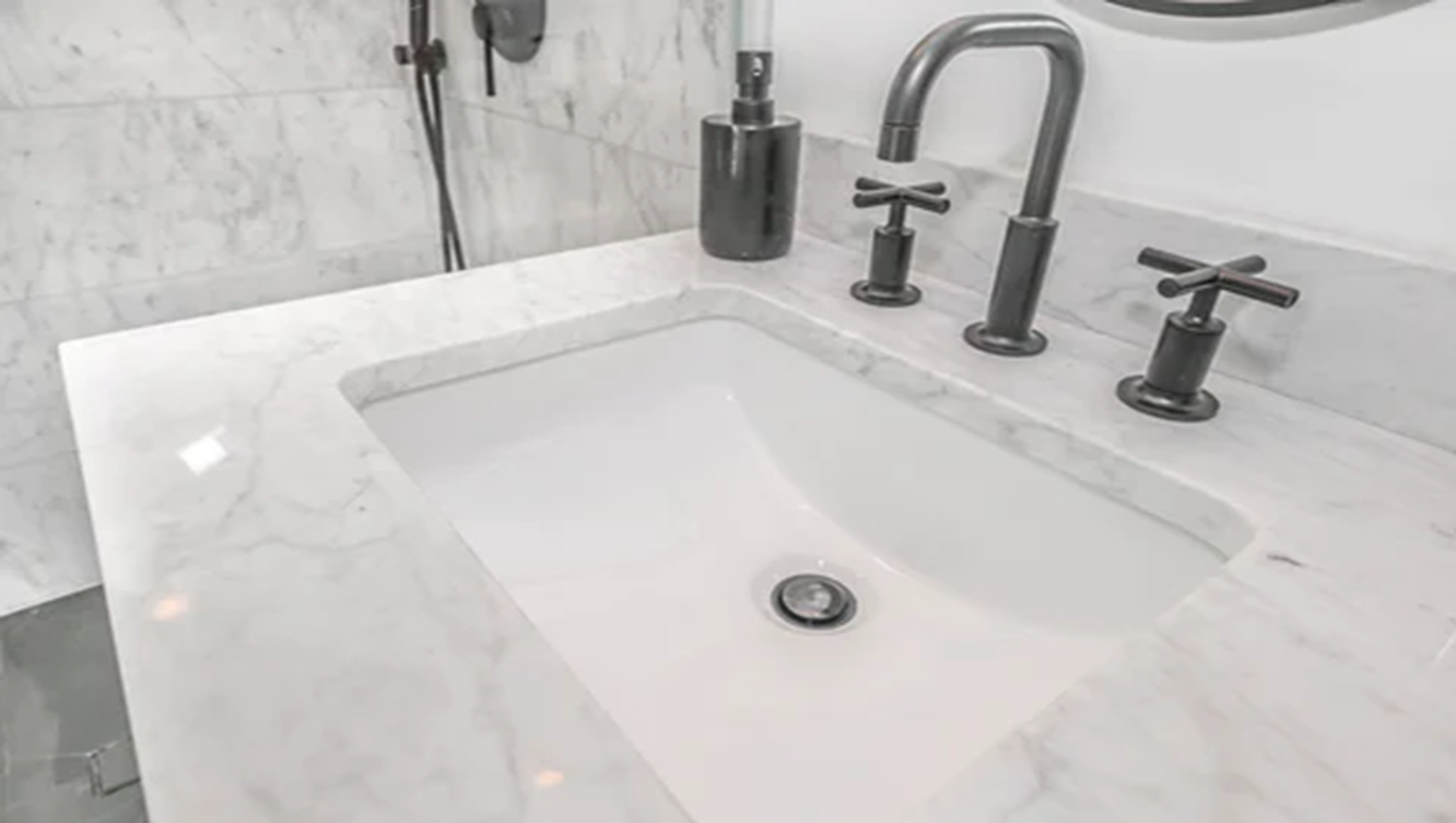 ¿Qué aspectos analizar antes de comprar la grifería para baño?