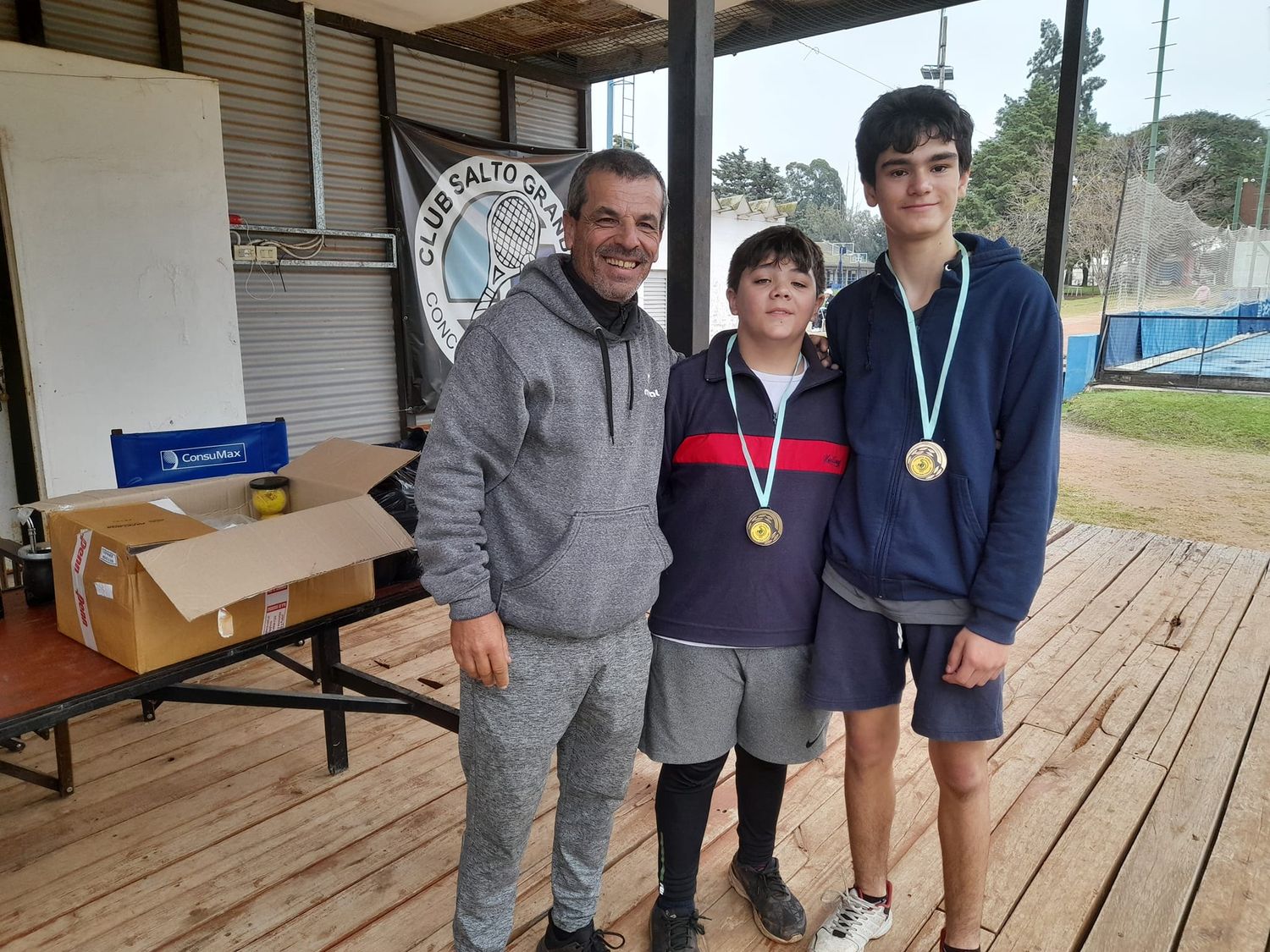 Los tenistas Benjamín Dalvano y Juan Ignacio Scotti, tuvieron una una destacad actuación en Concordia representando a Barrio Norte.