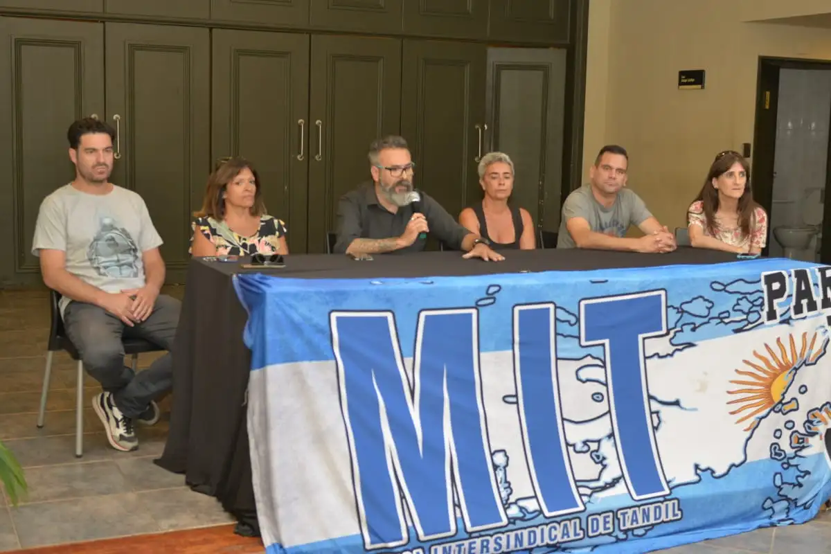 La Mesa Intersindical convocó a los trabajadores a expresarse en contra de la reforma laboral.