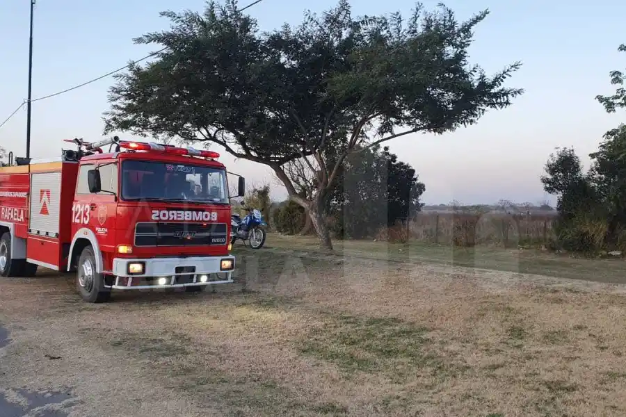 Hace instante: Bomberos neutralizaron una quema de pastizales en el norte de la ciudad