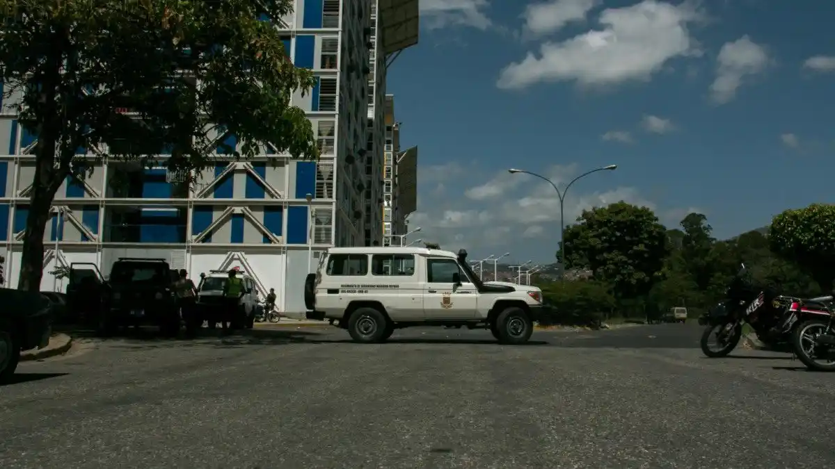«VOCES LO INCITABAN»: asesinó a un joven con arma blanca en Sabana Grande y luego abusó de su novia