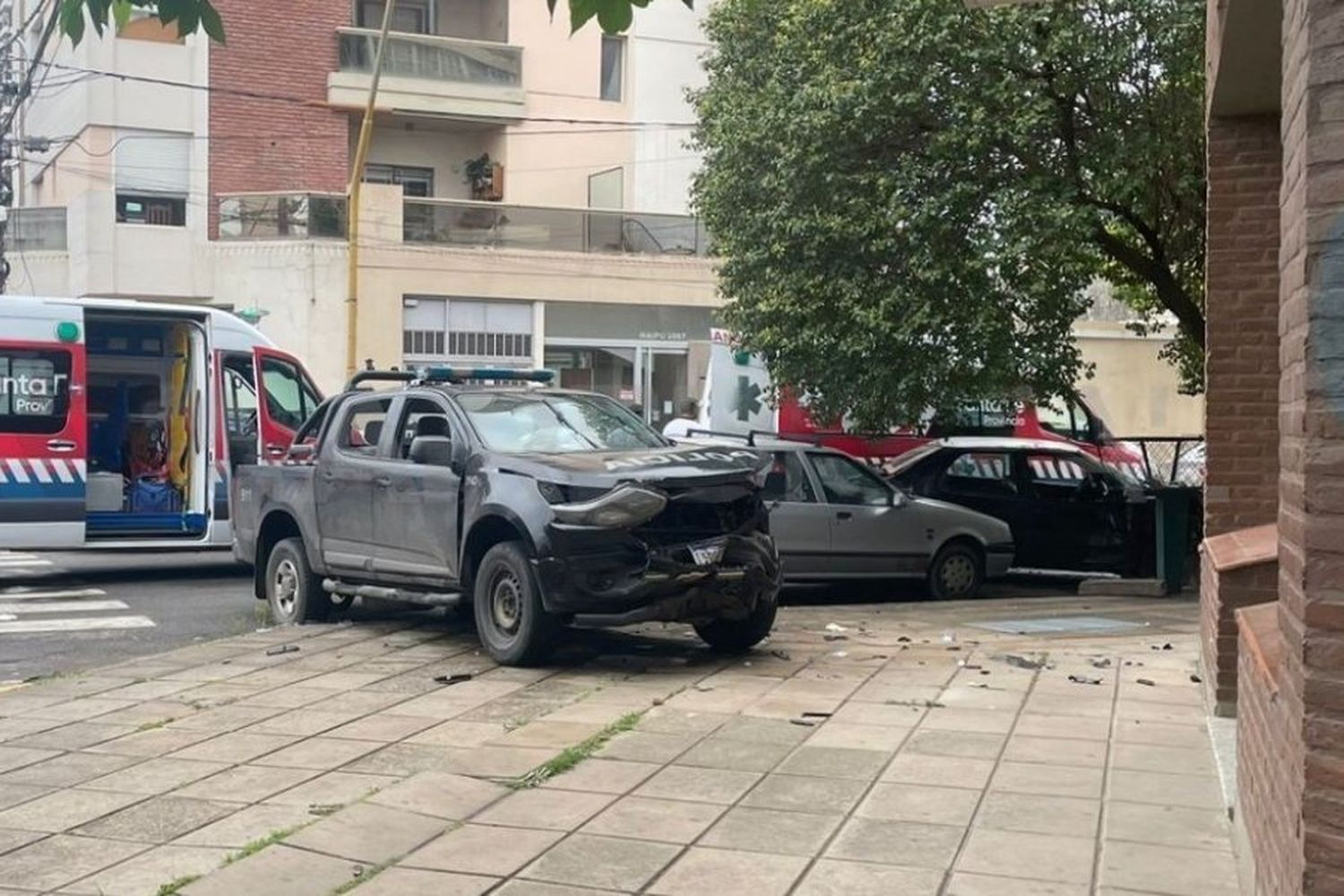 Falleció un taxista luego de un fuerte accidente con un patrullero