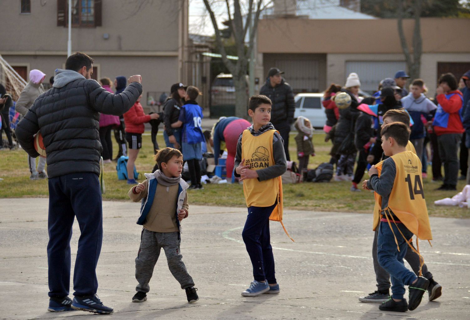 Los chicos disfrutaron de una tarde llena de actividades en el marco de “Los barrios juegan”