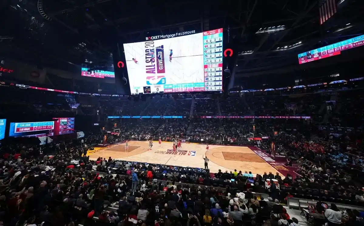 Stephen Curry conquista su primer MVP del Juego de las Estrellas y rompe récord de triples