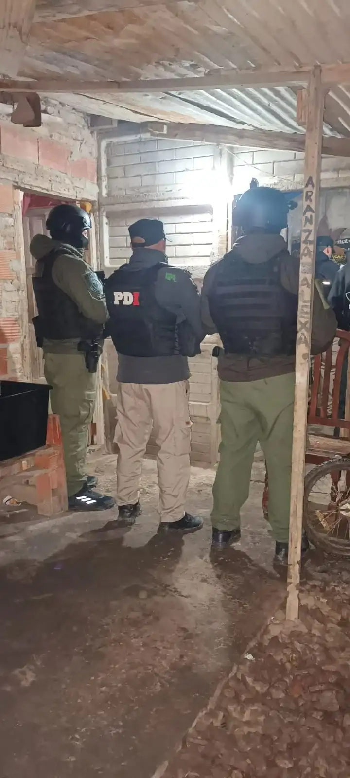La PDI detuvo a dos hombres y secuestró armas de fuego tras una investigación por disparos - 1