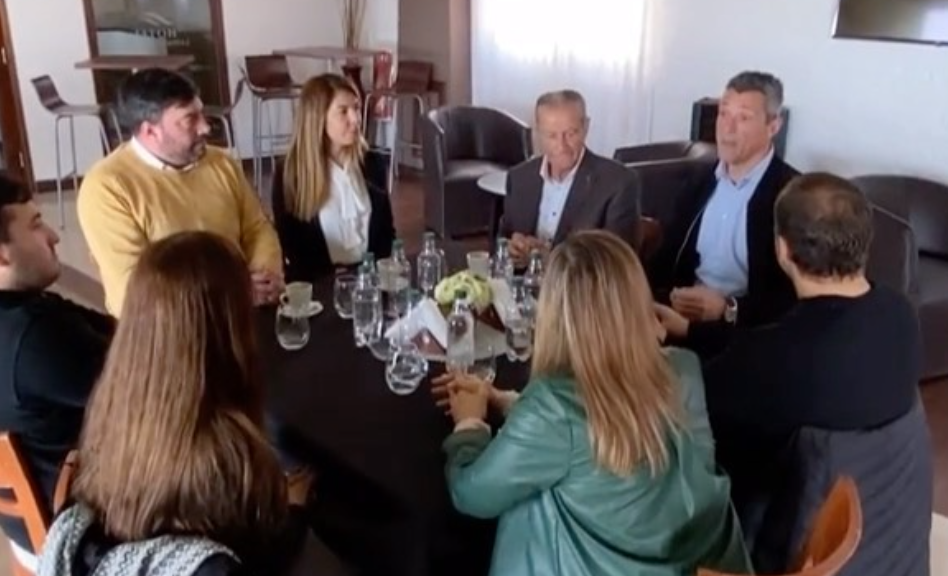 Juan de Jesús y Favale se mostraron juntos para anunciar la lista integrada de UxP