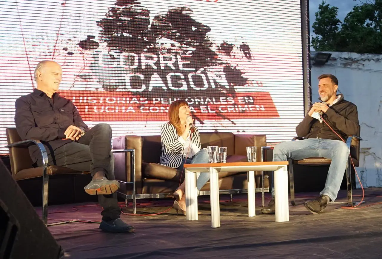 Lanús: El Intendente Grindetti participó de la presentación del libro "Corre cagón" de Diego Kravetz 