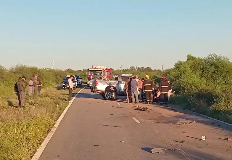 Choque fatal entre una camioneta y un camión en inmediaciones a Los Chiriguanos