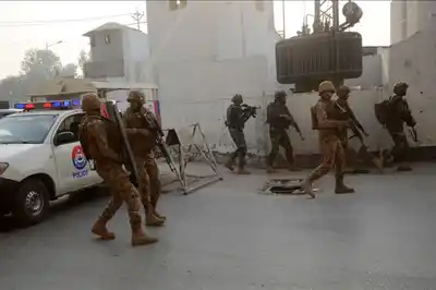 Emboscada mortal en Pakistán: cuatro muertos en un atentado contra un funcionario del gobierno