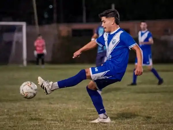 Un futbolista local será sometido a una cirugía en la cabeza y apela a la ayuda de la comunidad