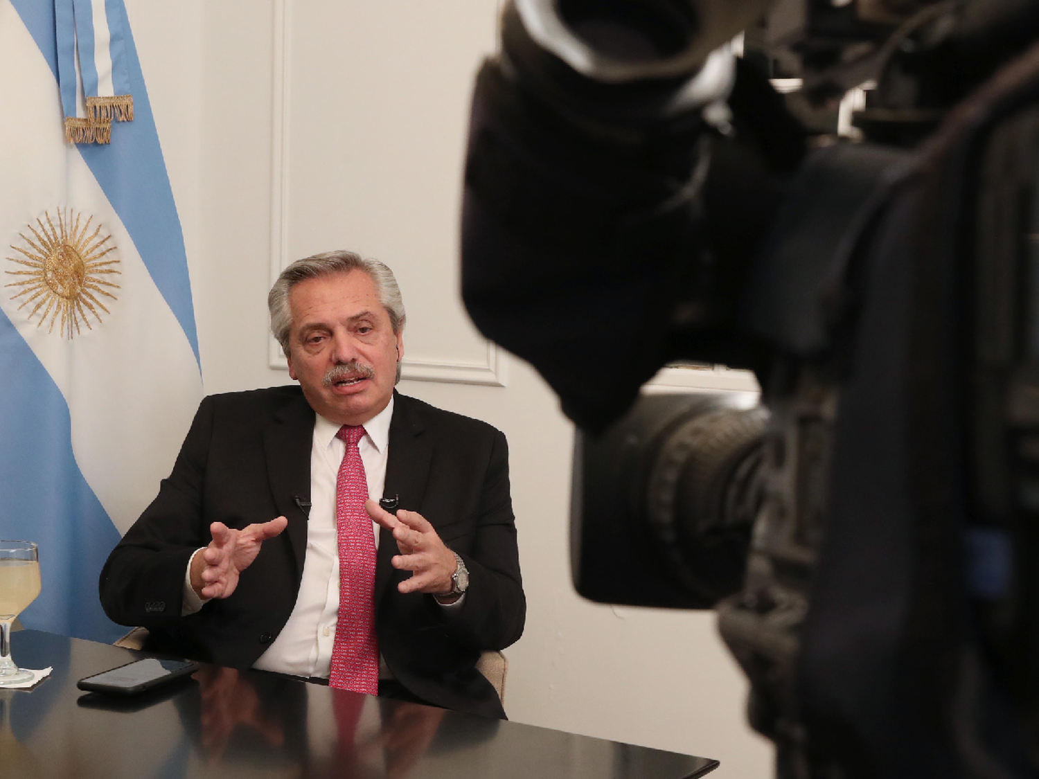 Alberto Fernández: "La cuarentena va a seguir, lo que podemos hacer es flexibilizarla"