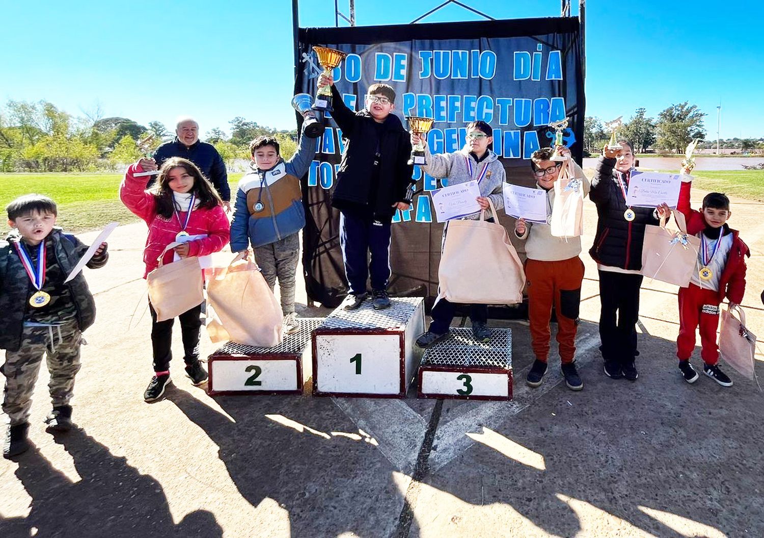 Torneo de Pesca Infantil por el 214 Aniversario de la Prefectura Naval Argentina