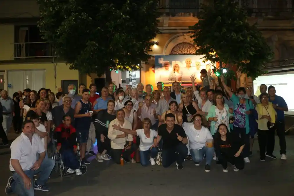 En la Casa Radical confluyeron radicales, referentes del PRO, GEN y Nuevo Espacio.