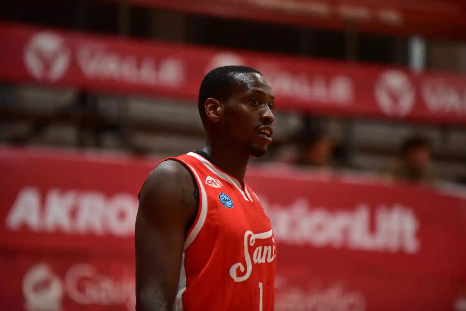 El extranjero se sumó a San Isidro.