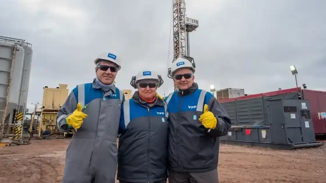 La jefa del FMI recorrió Vaca Muerta junto a Luis Caputo y al presidente de YPF