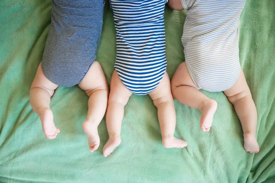 Nacieron tres bebés por un embarazo múltiple en Córdoba, pero no son trillizos