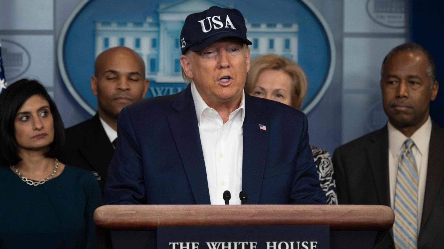 Trump extendió la suspensión de vuelos y se realizó un testeo