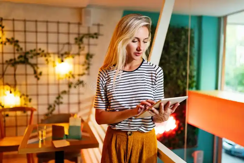 Vestir con estilo y realzar la cultura de una sociedad