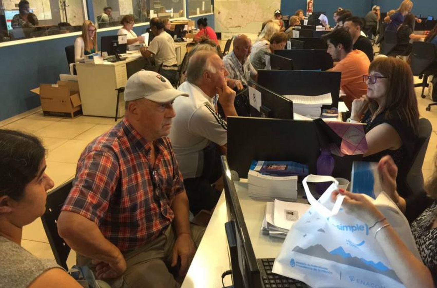 Se retoma la entrega de tablets para jubilados del programa +Simple