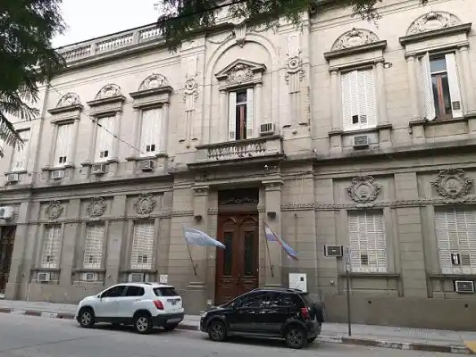 Juzgan a un policía detenido en Gualeguaychú acusado de violar a sus hijas