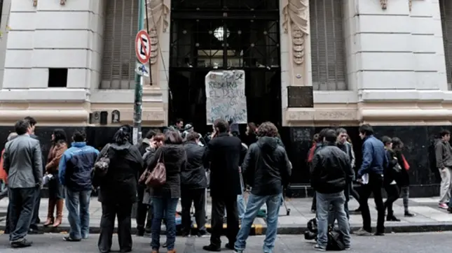 El rector del Pellegrini pide «lograr canales de diálogo» con los estudiantes