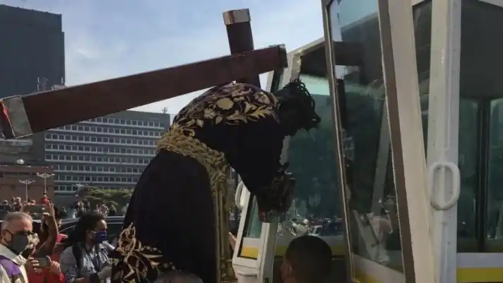 PIDEN POR EL FIN DE LA PANDEMIA: Nazareno de San Pablo recorre Caracas para bendecir a los venezolanos