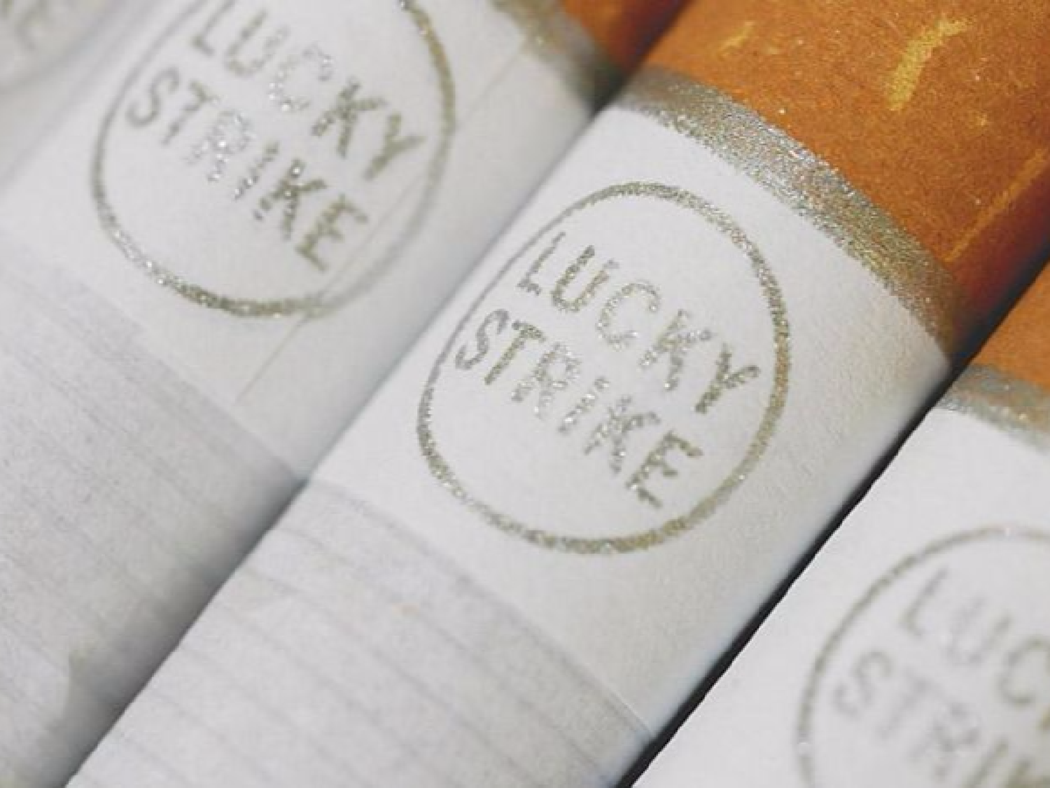 Otra tabacalera incrementa el precio de sus cigarrillos