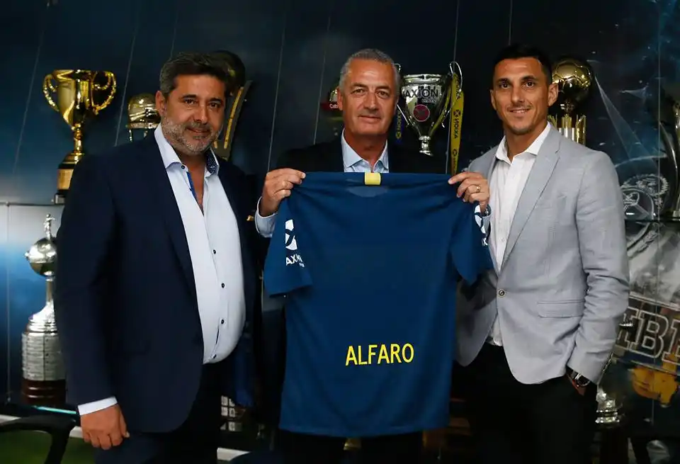 Alfaro fue presentado este miércoles como nuevo entrenador de Boca