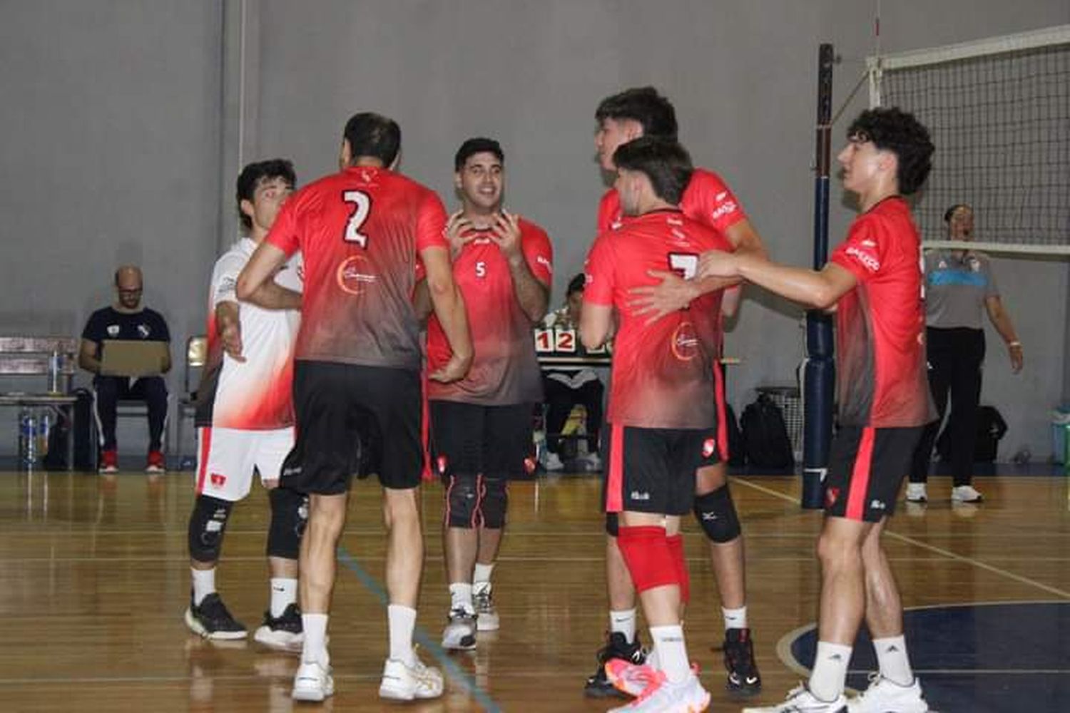 Independiente empezó con un triunfo y una derrota en la Liga Federal de Voley