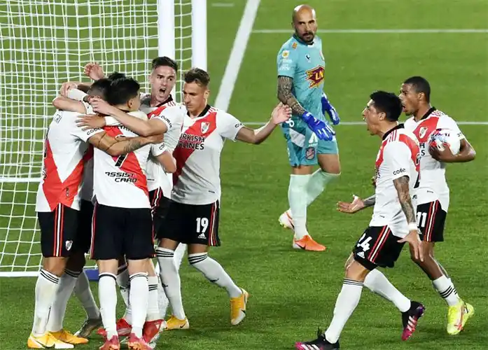 River ganó y trepó al segundo puesto