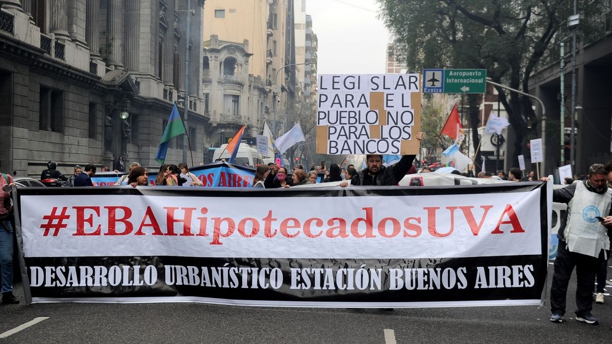 Hay unos 105.000 damnificados en todo el país.