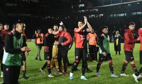 De local, Colón volvió al triunfo ante Estudiantes