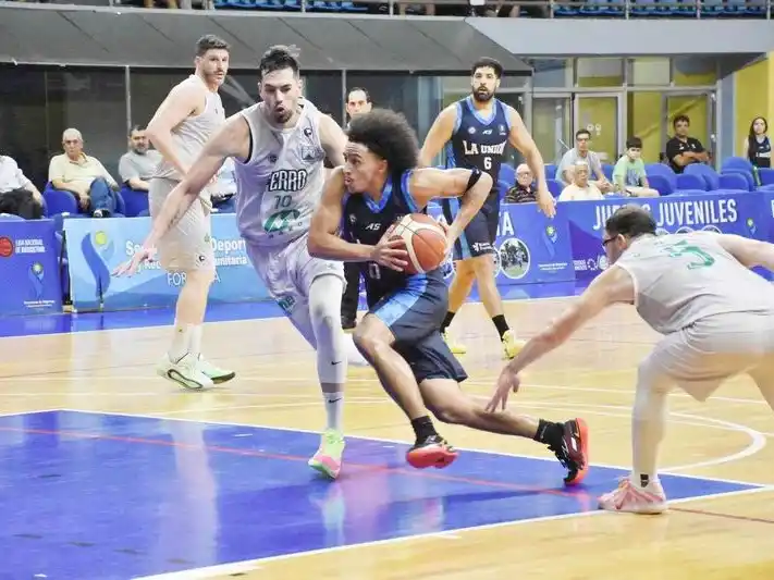 Triunfazo de la Unión ante
Ferro en el Cincuentenario