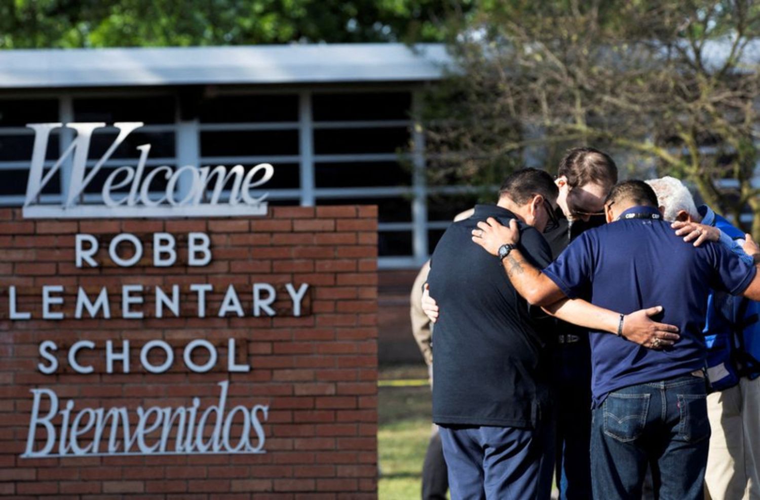 El asesino de Texas avisó por Facebook que atacaría la escuela e hirió a su abuela