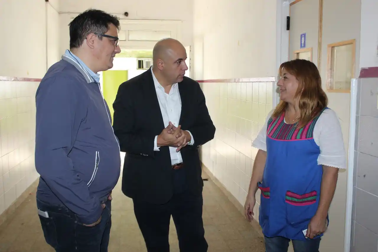 César Torres recorrió obras en Merlo: "Necesitamos que el cambio llegue al distrito"
