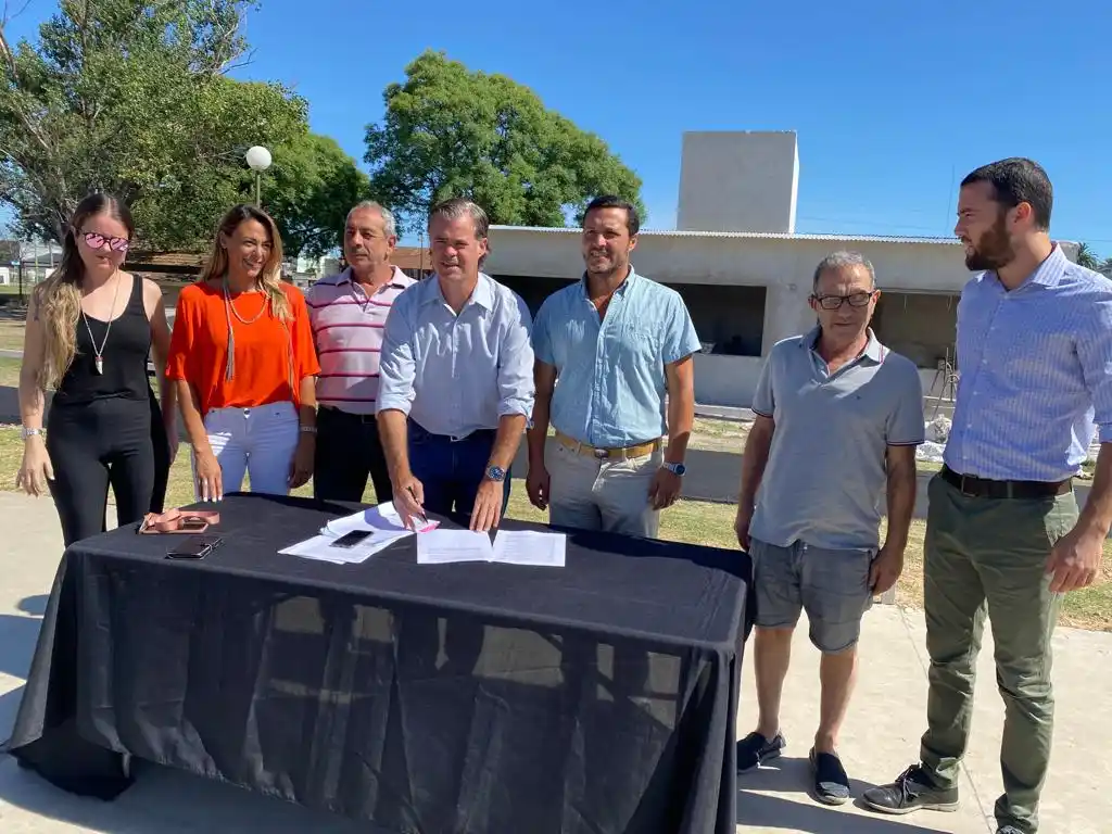 El Municipio y el Carnaval del País firmaron el acuerdo para poder usar el Corsódromo