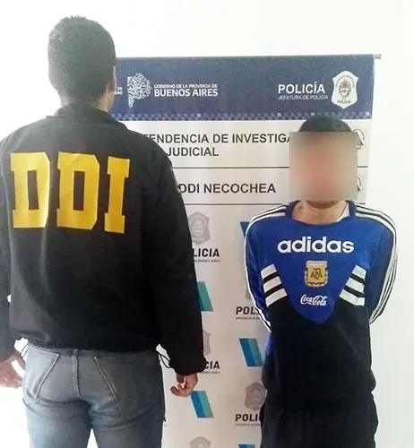 Intentó estafar con dólares a una oficial de la Policía