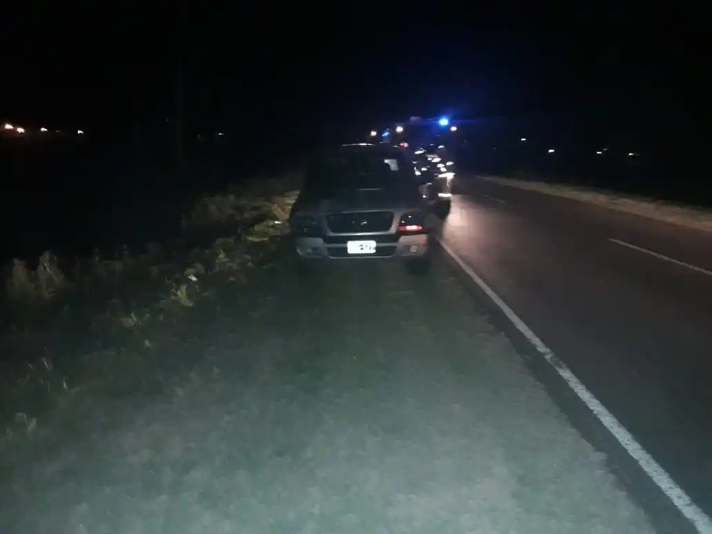 Conducía alcoholizado cuando embistió a dos adolescentes que caminaban por la banquina