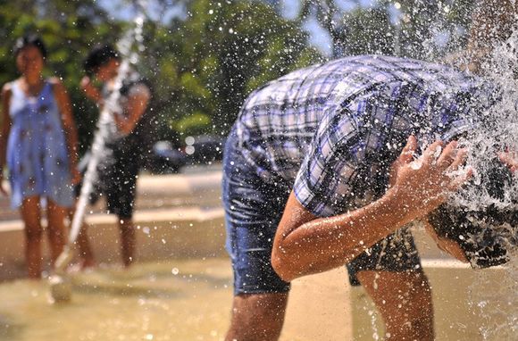 Arde Mar del Plata: alertan por las consecuencias en la salud del golpe de calor