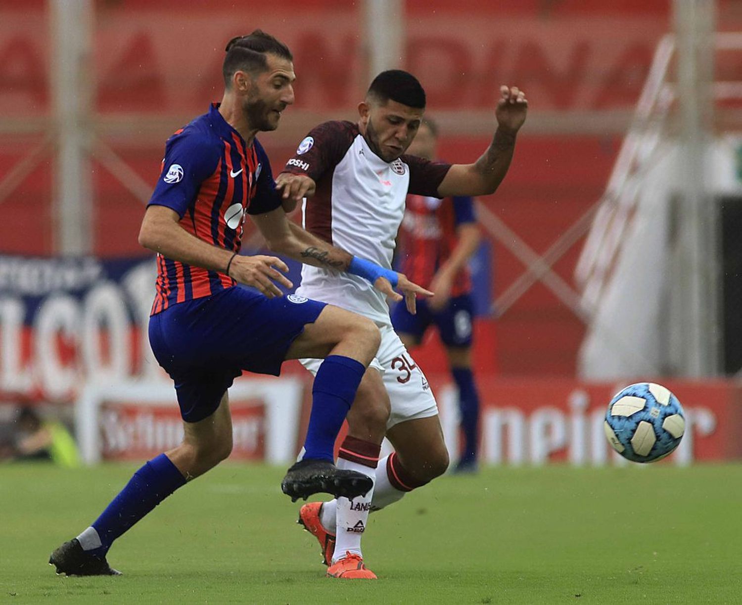 En un partido a puro gol, San Lorenzo venció a Lanús