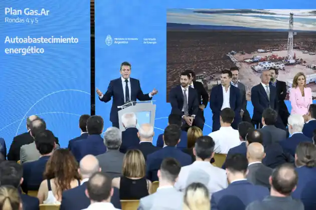 Formalizan el lanzamiento de nuevas etapas del Plan Gas