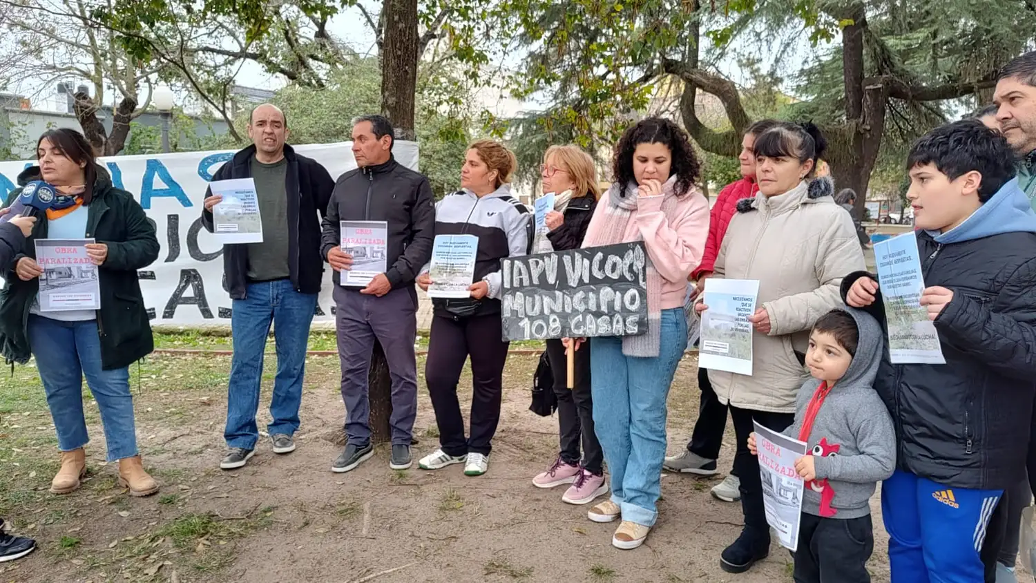 Vecinos de Gualeguaychú reclaman que se retome la culminación de sus viviendas