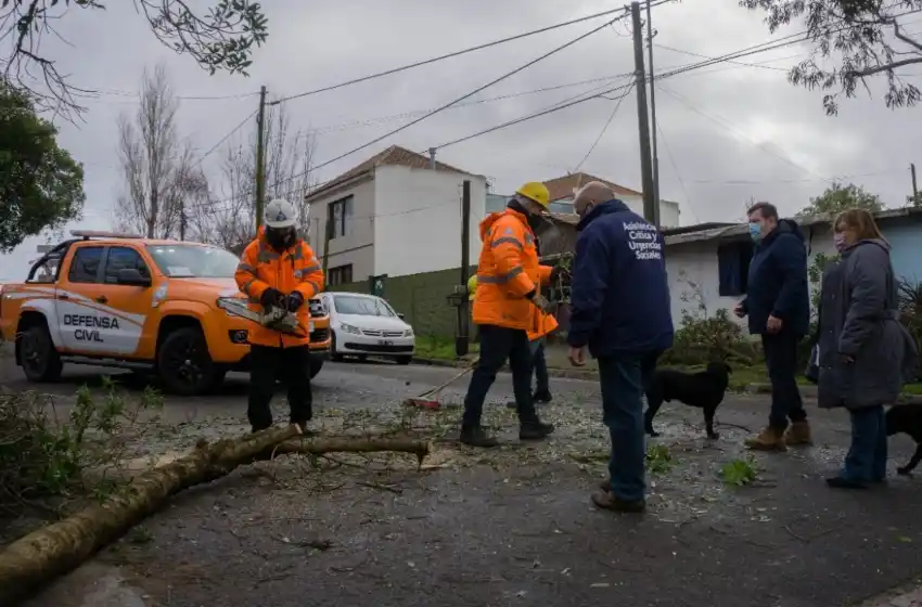 Una familia fue evacuada por el temporal