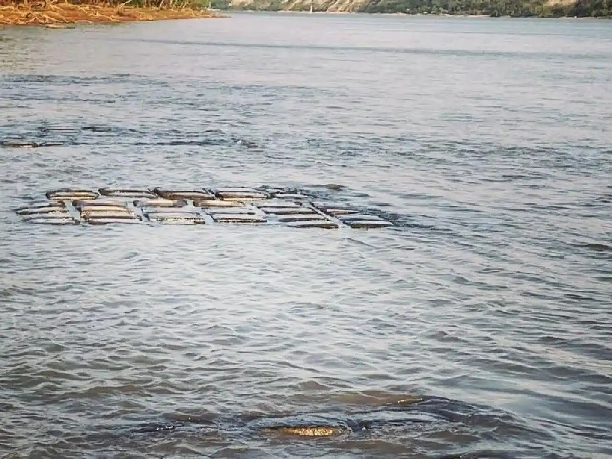 La bajante del Paraná dejó a la vista el túnel subfluvial