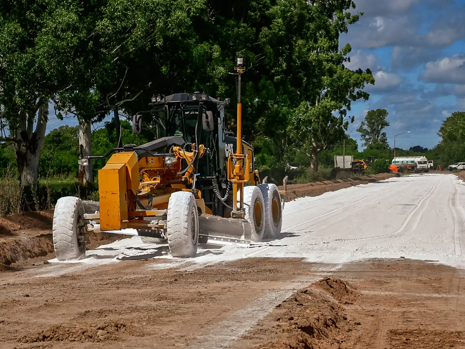 Inician obras para mejorar el acceso al Palacio San José desde la ruta 39