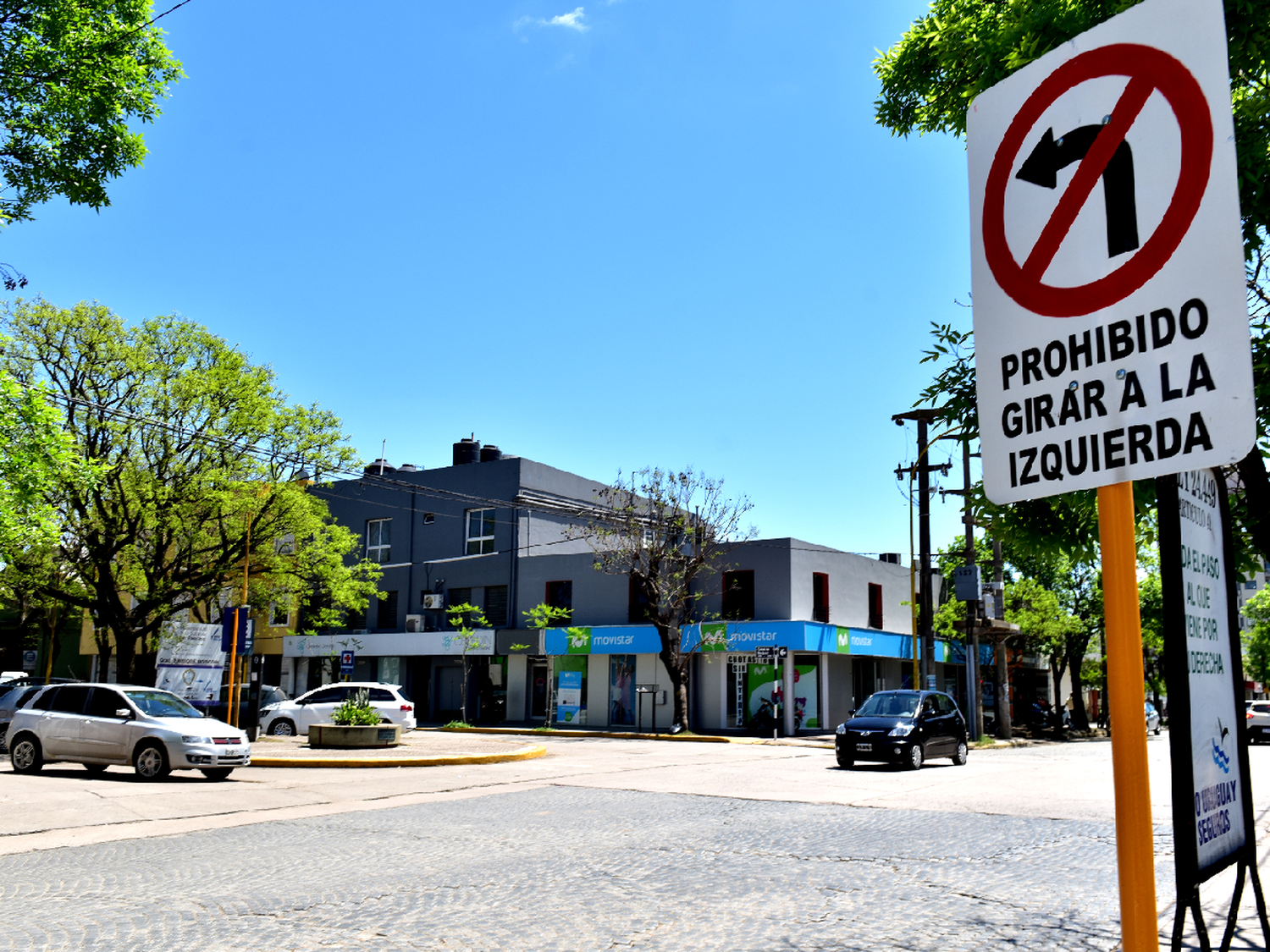 El giro a la izquierda en avenidas y bulevares