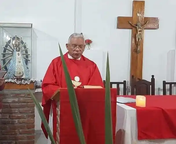 Apareció en Venezuela el cura de Maipú y denunció discriminación de la comunidad