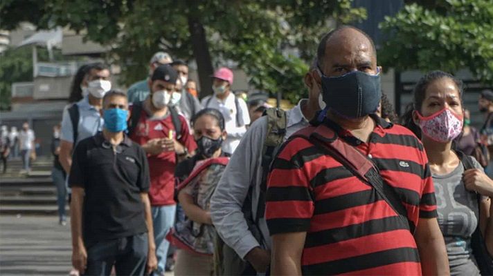 Falta de pruebas y resultados tardíos: motivos del «aplanamiento» de la curva de casos de COVID-19